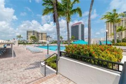 Copropriété à vendre à Hallandale Beach, Floride: 1 chambre, 120.77 m2 № 2052874 - photo 22