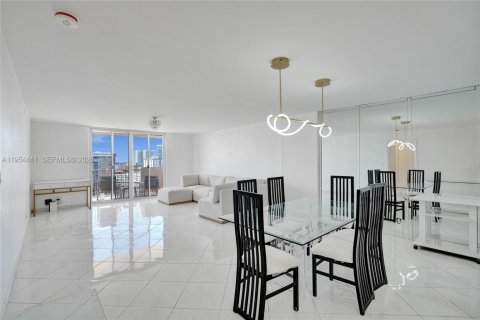 Copropriété à vendre à Hallandale Beach, Floride: 1 chambre, 120.77 m2 № 2052874 - photo 4
