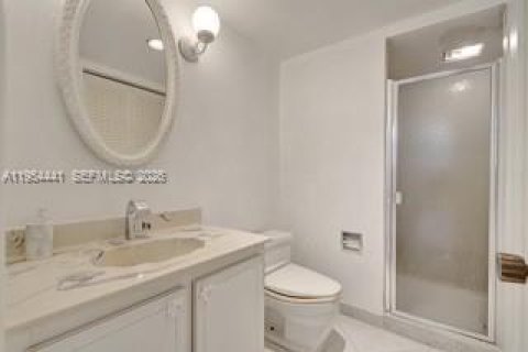 Copropriété à vendre à Hallandale Beach, Floride: 1 chambre, 120.77 m2 № 2052874 - photo 15