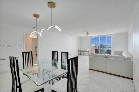 Copropriété à vendre à Hallandale Beach, Floride: 1 chambre, 120.77 m2 № 2052874 - photo 3