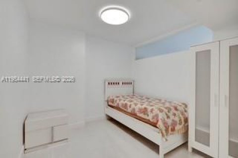 Copropriété à vendre à Hallandale Beach, Floride: 1 chambre, 120.77 m2 № 2052874 - photo 11