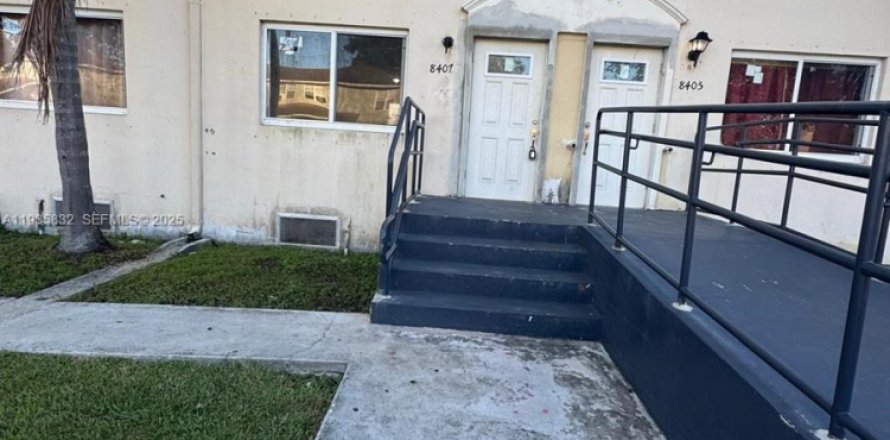 Condominio en Miami, Florida, 2 dormitorios  № 1993945