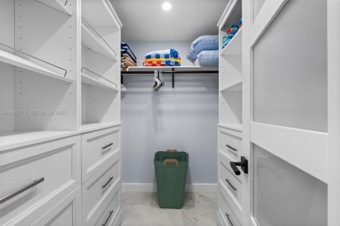 Condominio en venta en Sunny Isles Beach, Florida, 3 dormitorios, 138.61 m2 № 1993879 - foto 16