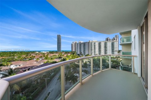 Condominio en venta en Sunny Isles Beach, Florida, 3 dormitorios, 138.61 m2 № 1993879 - foto 25