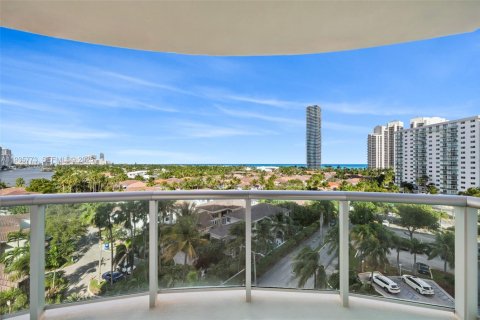 Condominio en venta en Sunny Isles Beach, Florida, 3 dormitorios, 138.61 m2 № 1993879 - foto 9