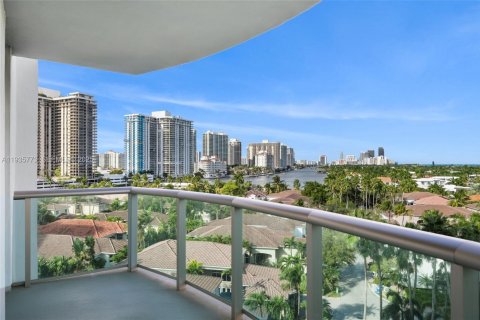 Condominio en venta en Sunny Isles Beach, Florida, 3 dormitorios, 138.61 m2 № 1993879 - foto 10