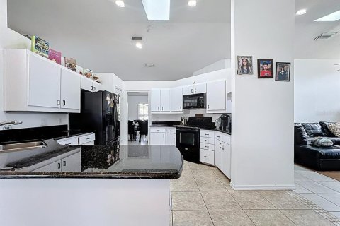 Casa en venta en Orlando, Florida, 4 dormitorios, 210.24 m2 № 1912258 - foto 21