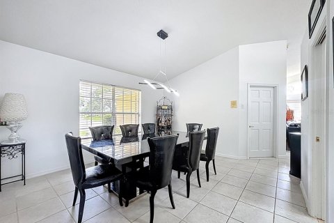 Casa en venta en Orlando, Florida, 4 dormitorios, 210.24 m2 № 1912258 - foto 14