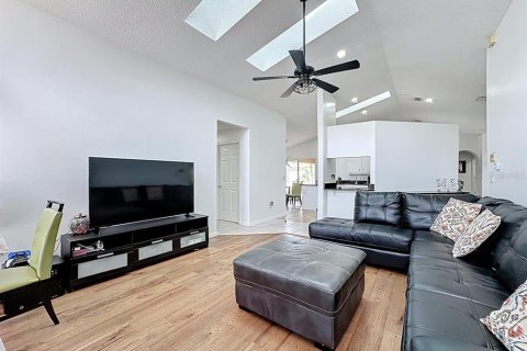 Casa en venta en Orlando, Florida, 4 dormitorios, 210.24 m2 № 1912258 - foto 27