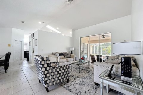 Casa en venta en Orlando, Florida, 4 dormitorios, 210.24 m2 № 1912258 - foto 12