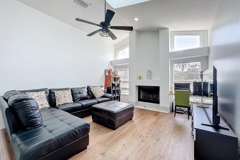 Casa en venta en Orlando, Florida, 4 dormitorios, 210.24 m2 № 1912258 - foto 25