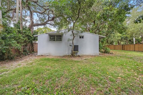 House in South Miami, Florida 4 bedrooms, 140.47 sq.m. № 1875030 - photo 26