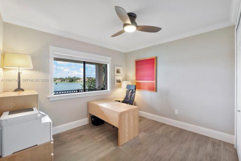 Купить виллу или дом в Катлер-Бей, Флорида 5 спален, 366.5м2, № 1998407 - фото 29