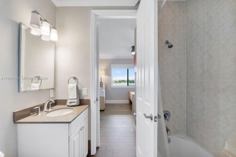 Купить виллу или дом в Катлер-Бей, Флорида 5 спален, 366.5м2, № 1998407 - фото 28