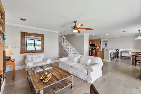 Купить виллу или дом в Катлер-Бей, Флорида 5 спален, 366.5м2, № 1998407 - фото 14