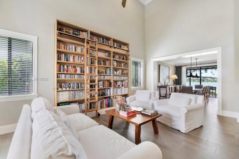 Купить виллу или дом в Катлер-Бей, Флорида 5 спален, 366.5м2, № 1998407 - фото 6