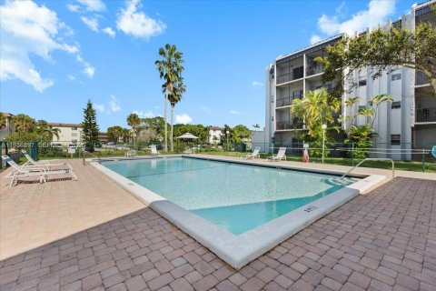 Copropriété à vendre à Plantation, Floride: 2 chambres, 94.76 m2 № 1995092 - photo 22