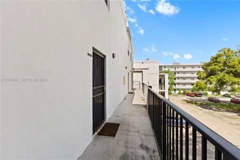 Copropriété à vendre à Plantation, Floride: 2 chambres, 94.76 m2 № 1995092 - photo 15