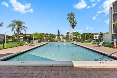 Copropriété à vendre à Plantation, Floride: 2 chambres, 94.76 m2 № 1995092 - photo 23