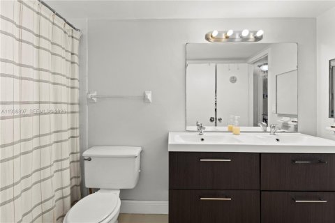 Copropriété à vendre à Plantation, Floride: 2 chambres, 94.76 m2 № 1995092 - photo 8