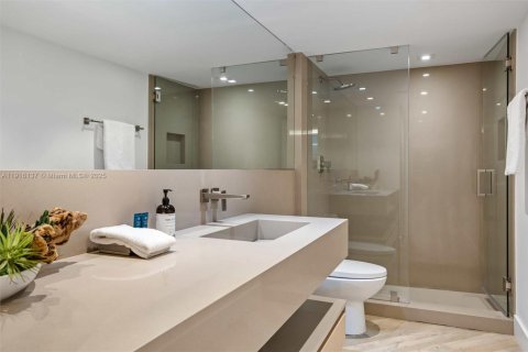 Condo in Miami Beach, Florida, 3 bedrooms  № 1970816 - photo 30