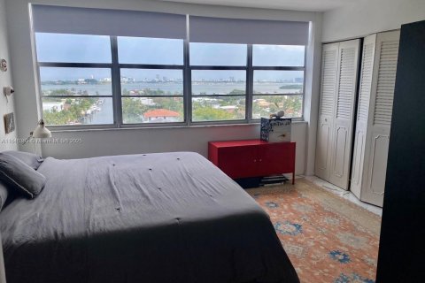 Condo in North Miami, Florida, 2 bedrooms  № 1763774 - photo 18