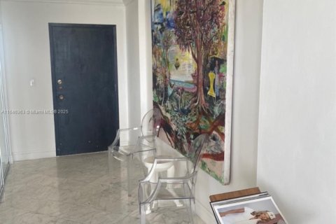 Condo in North Miami, Florida, 2 bedrooms  № 1763774 - photo 11