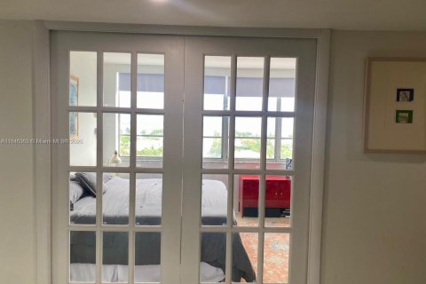 Condo in North Miami, Florida, 2 bedrooms  № 1763774 - photo 17