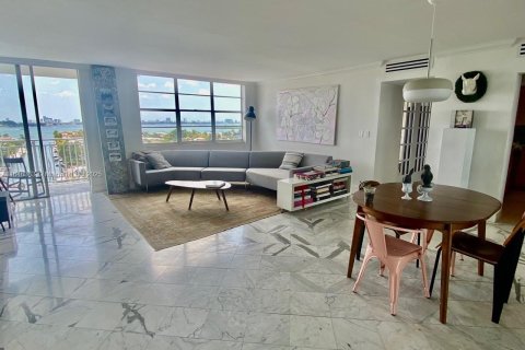 Condo in North Miami, Florida, 2 bedrooms  № 1763774 - photo 3