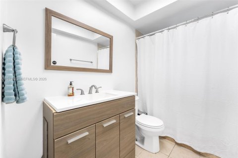 Condo in North Miami, Florida, 2 bedrooms № 2244150 - photo 16