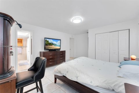 Condo in North Miami, Florida, 2 bedrooms № 2244150 - photo 22