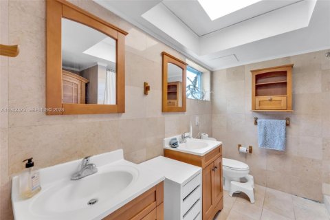 Condo in North Miami, Florida, 2 bedrooms № 2244150 - photo 25