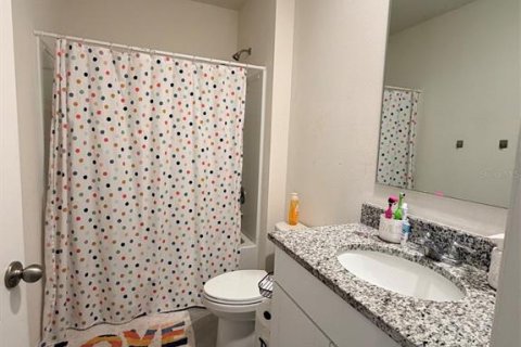 House in DeLand, Florida 4 bedrooms, 171.03 sq.m. № 2232349 - photo 9