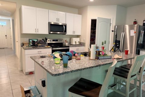 House in DeLand, Florida 4 bedrooms, 171.03 sq.m. № 2232349 - photo 2