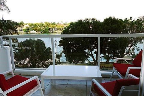 Кондоминиум с 2 спальнями в Майами-Бич, Флорида № 2005622