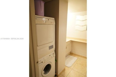 Снять в аренду кондоминиум в Майами-Бич, Флорида 2 спальни, 110.55м2, № 2005622 - фото 8