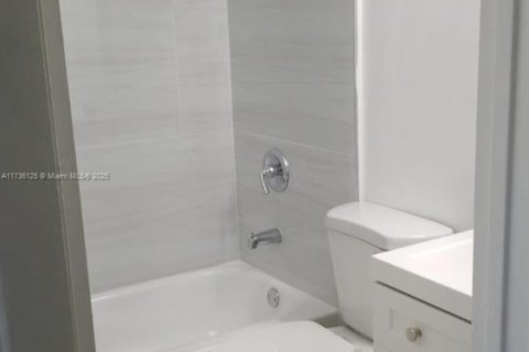 Townhouse in North Lauderdale, Florida 3 bedrooms, 131.92 sq.m. № 1485024 - photo 6