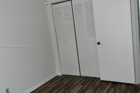 Townhouse in North Lauderdale, Florida 3 bedrooms, 131.92 sq.m. № 1485024 - photo 11