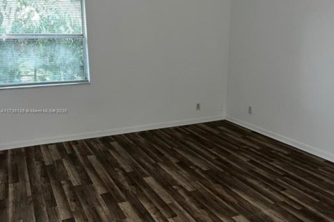Townhouse in North Lauderdale, Florida 3 bedrooms, 131.92 sq.m. № 1485024 - photo 12