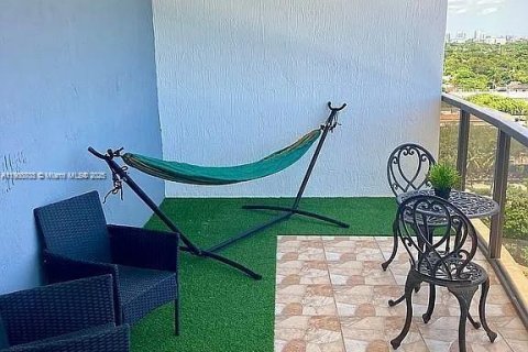 Condominio en alquiler en Miami, Florida, 2 dormitorios, 111.58 m2 № 1952099 - foto 18
