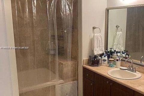 Condominio en alquiler en Miami, Florida, 2 dormitorios, 111.58 m2 № 1952099 - foto 8