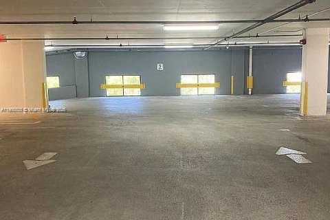Condominio en alquiler en Miami, Florida, 2 dormitorios, 111.58 m2 № 1952099 - foto 22