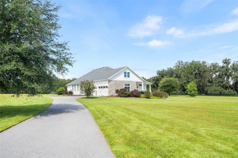 Villa ou maison à Alachua, Floride 5 chambres, 440.54 m2 № 2388912
