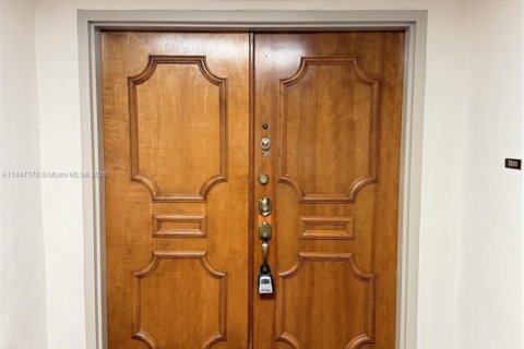 Condominio en alquiler en Miami, Florida, 2 dormitorios, 108.7 m2 № 1960903 - foto 7