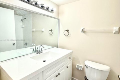 Condominio en alquiler en Miami, Florida, 2 dormitorios, 108.7 m2 № 1960903 - foto 28