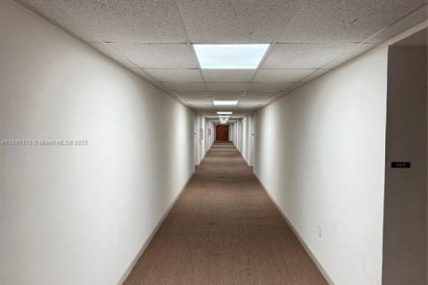 Condominio en alquiler en Miami, Florida, 2 dormitorios, 108.7 m2 № 1960903 - foto 6