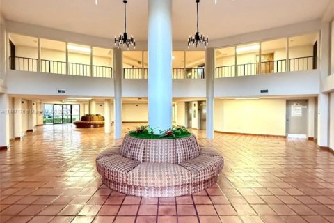 Condominio en alquiler en Miami, Florida, 2 dormitorios, 108.7 m2 № 1960903 - foto 5