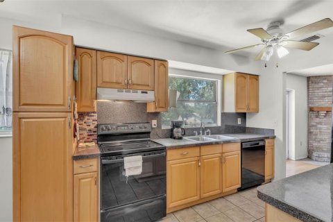 House in Lakeland, Florida 3 bedrooms, 124.49 sq.m. № 1908990 - photo 12