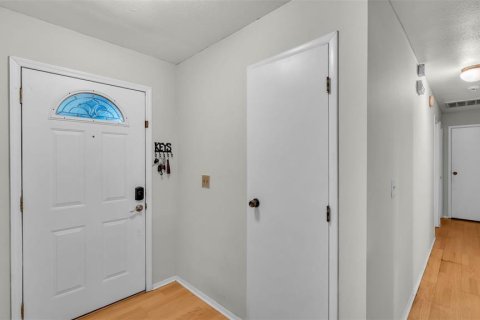 House in Lakeland, Florida 3 bedrooms, 124.49 sq.m. № 1908990 - photo 6