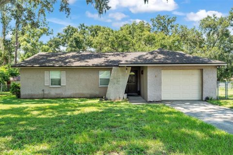 House in Lakeland, Florida 3 bedrooms, 124.49 sq.m. № 1908990 - photo 2